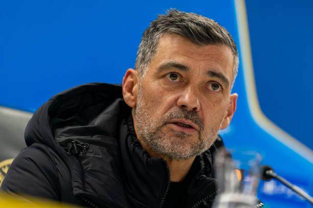 体育视频直播-孔塞桑回应卡佩罗质疑，赛后发布会只待30秒离席