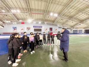 网页版登录入口-聚力冰雪项目“破冰” 拓展冰雪运动版图|哈尔滨|冬奥会|西安市|冰球|体育局_新浪体育_新浪新闻